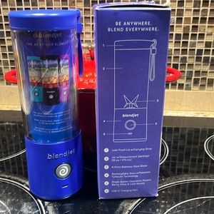NWOT‼️BLENDJET PORTABLE BLENDER‼️